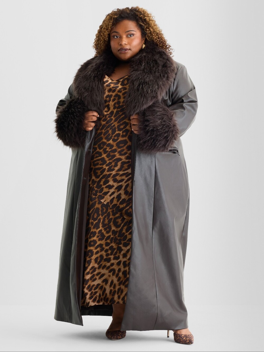 NWT Ashley Graham 5X  Faux Fur Trim Coat Brown Firm Price*
